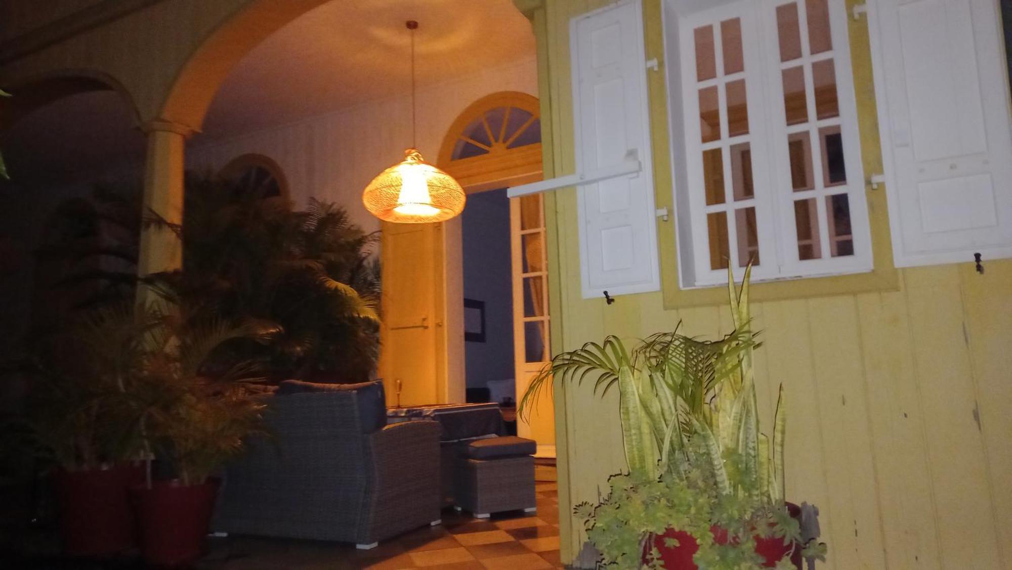 O Privilege Villa D'Exception En Centre-Ville De St-Pierre Saint Pierre Eksteriør billede